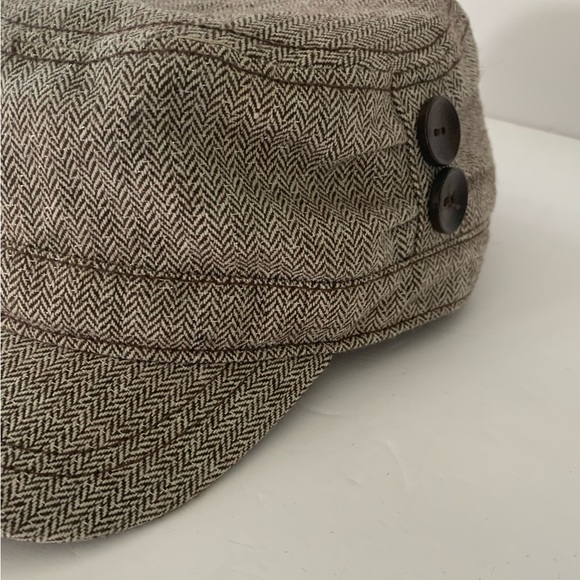SOLDNewsboy Cap / Hat Women’s Herringbone Tweed OS Decorative Buttons EUC - Picture 5 of 13